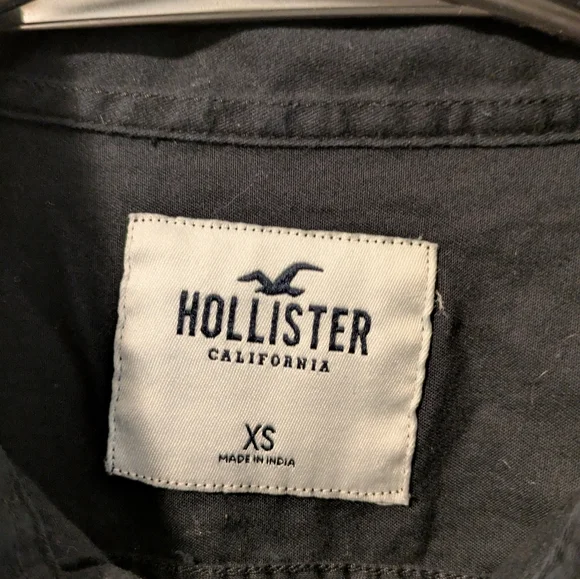 Hollister Men's Black Button-Up Shirt - Picture 3 of 3